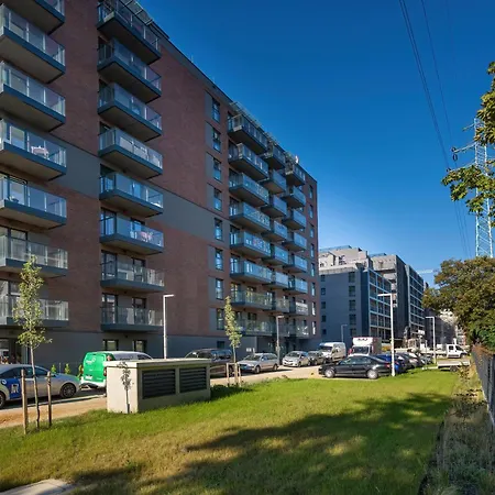 Apartmán 1-bedroom With Parking & Balcony By Renters *