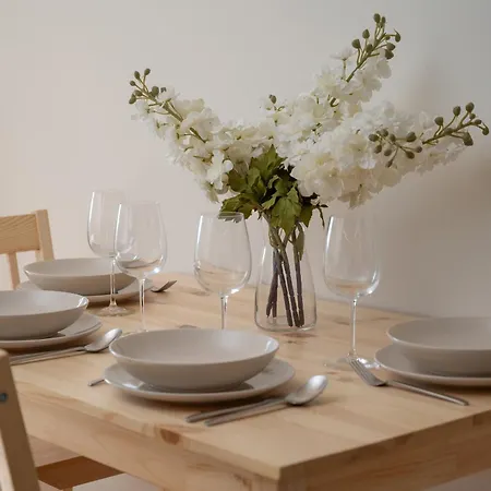 Apartmán 1-bedroom With Parking & Balcony By Renters