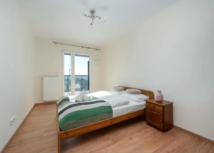 1-bedroom With Parking & Balcony By Renters Апартаменты