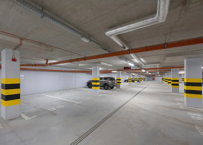 1-bedroom With Parking & Balcony By Renters Апартаменты Вроцлав