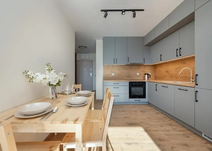 Апартаменты 1-bedroom With Parking & Balcony By Renters Вроцлав