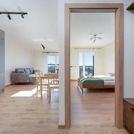 1-bedroom With Parking & Balcony By Renters דירה *